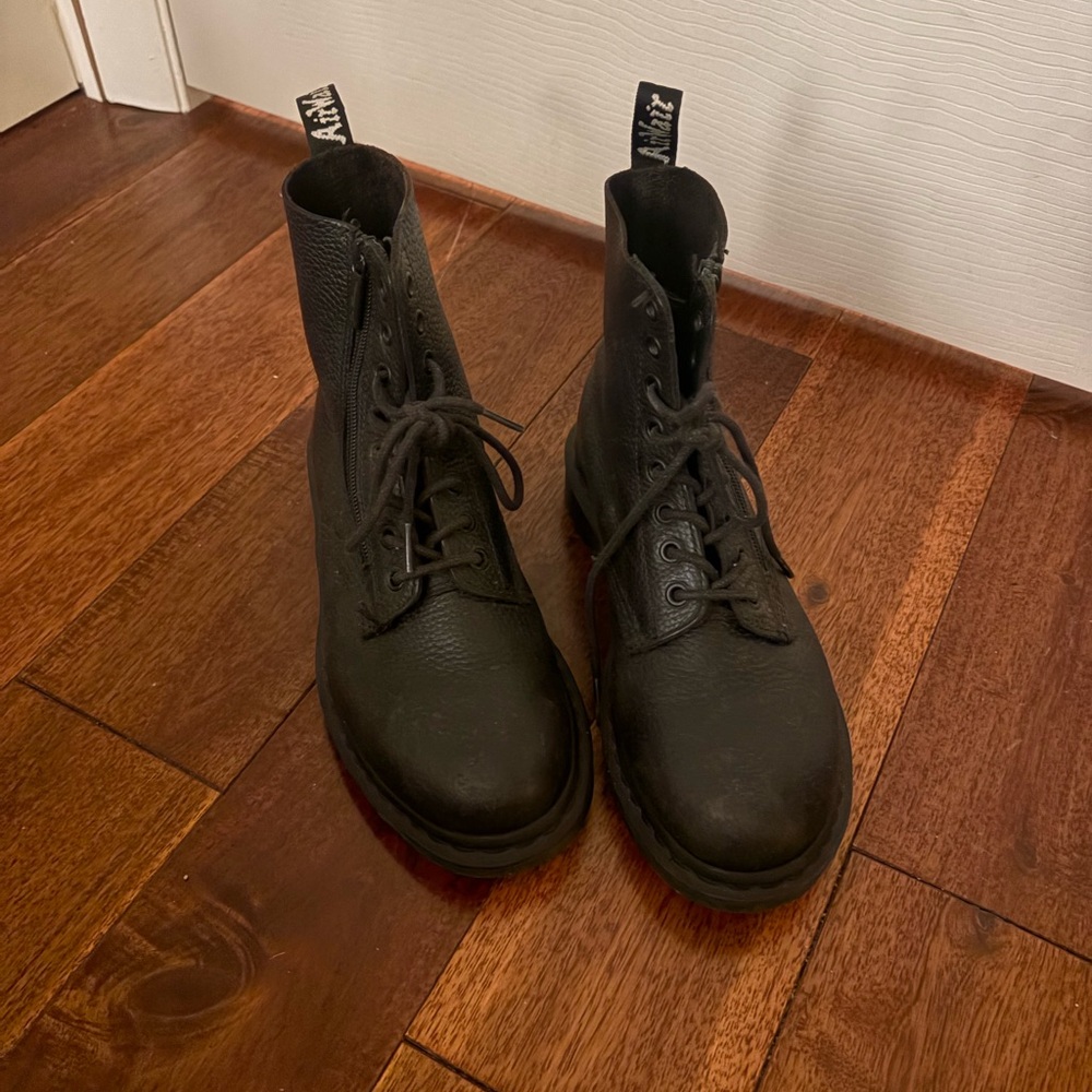 Dr. Martens Black Women’s Boots with Zipper